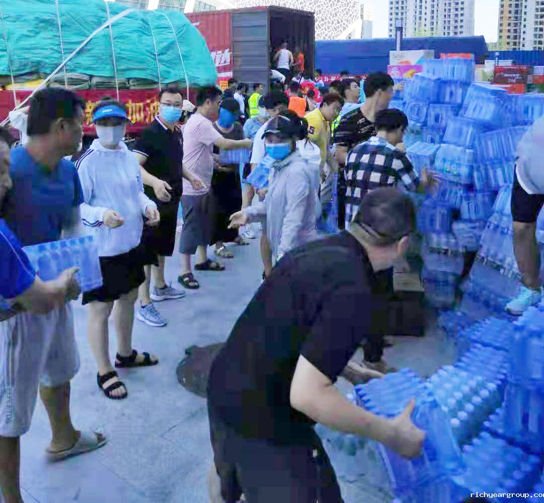 河南抗洪救灾中的“伟德官网下载客户端安装”力量(图7)