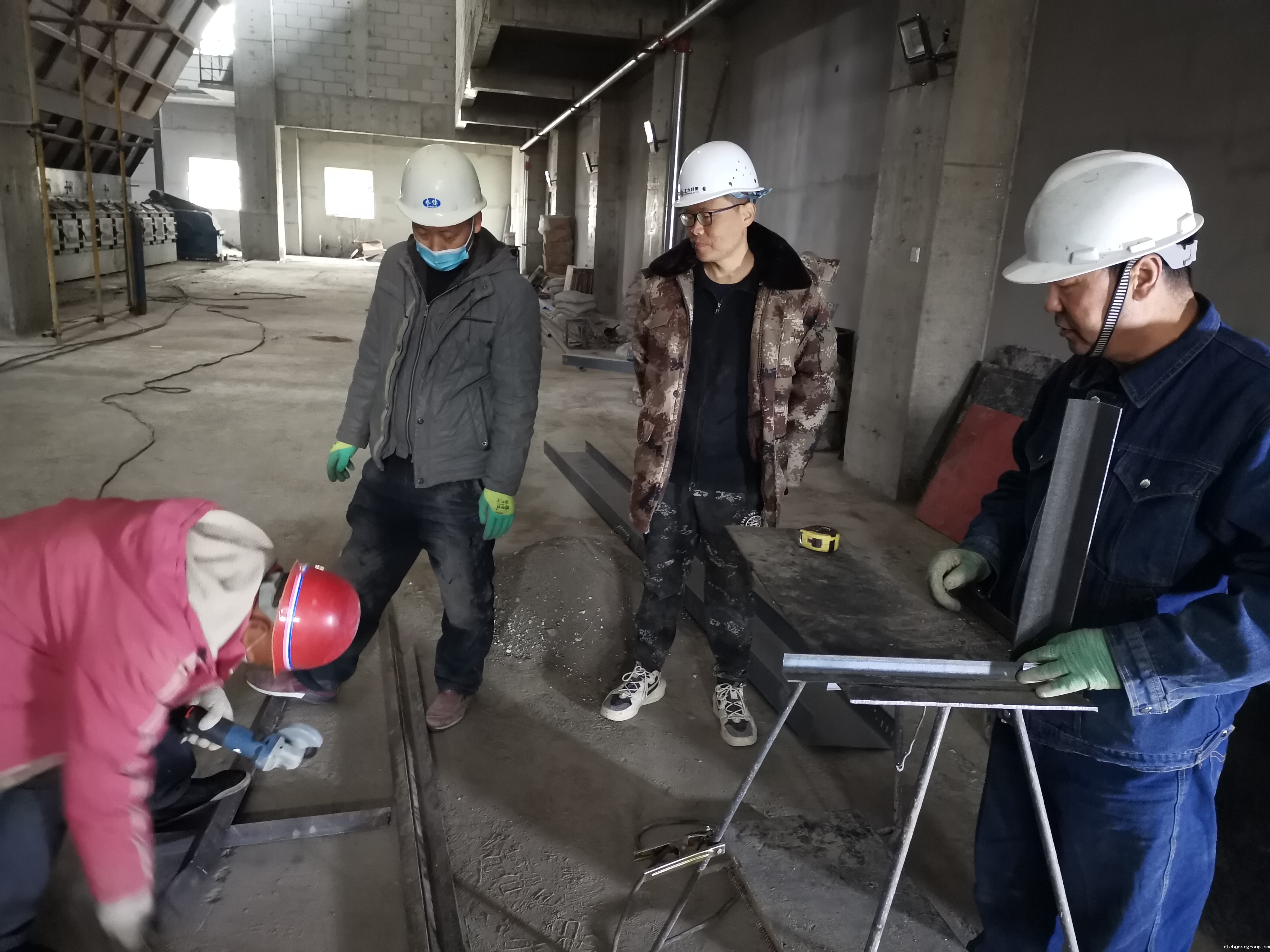 【国庆坚守，此刻我在岗】伟德官网下载客户端安装人全力备战今冬供暖（一）(图3)